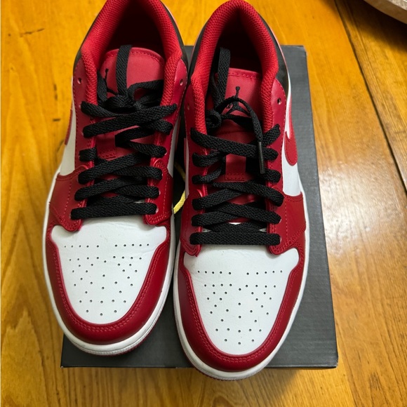 Air Jordan 1 lows - Picture 3 of 3